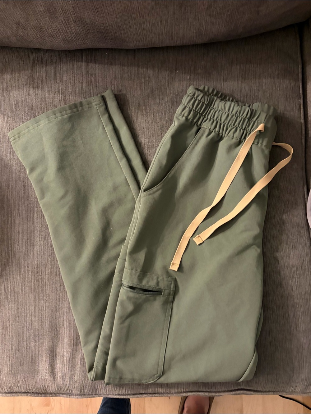 FIGS Dowa High-Waisted Straight Leg Scrub Pants women’s small moss green